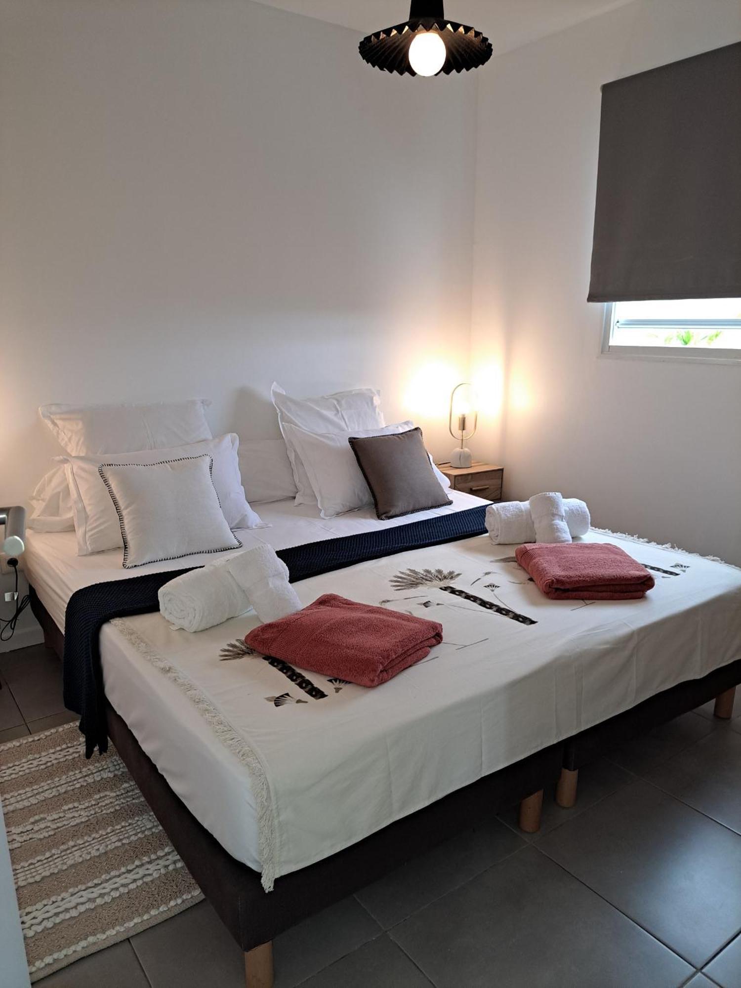 Les Villas Jalnas Logement Hateya Ле-Труаз-Иле Экстерьер фото